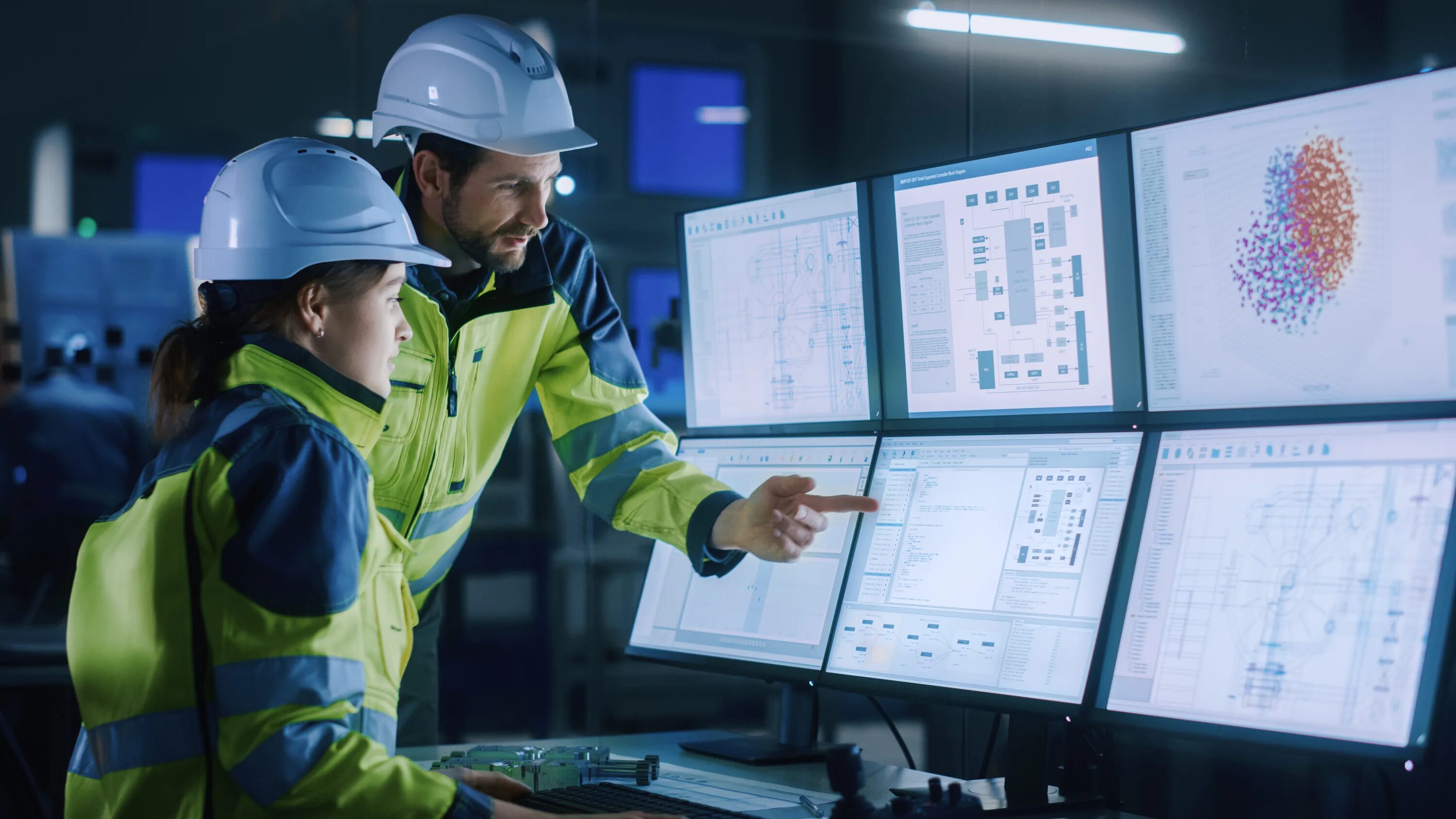 Her are engineers. Цифровой рудник. Европейские предприятия. Цифровое месторождение. Factory Chief.