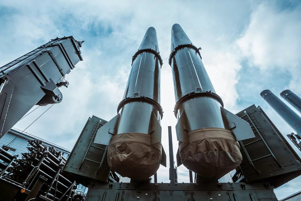 Ярс ракетный комплекс. Баллистическая ракета КНДР. Ядерное оружие России. Новейшее оружие ракеты.