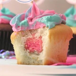 Кекс с девушкой