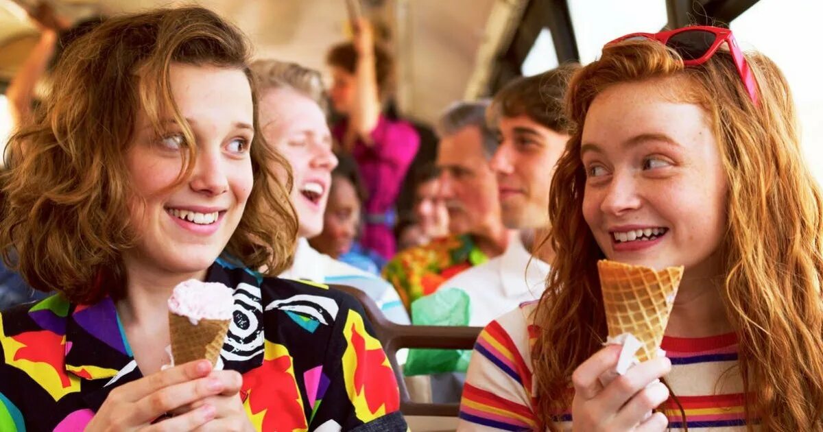 Очень странный канал. Очень странный канал. Очень странные дела сериал 3 сезон. Очень странный канал. Очень странный канал.