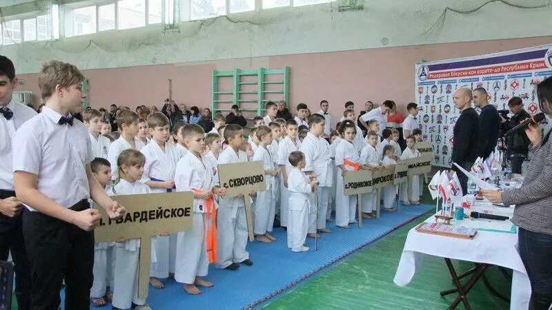Мирновская школа в симферополе. Мирновская школа 2 симферополь. Мирновская школа номер 2. Мирновская школа номер 2. Мирновская школа номер 2.