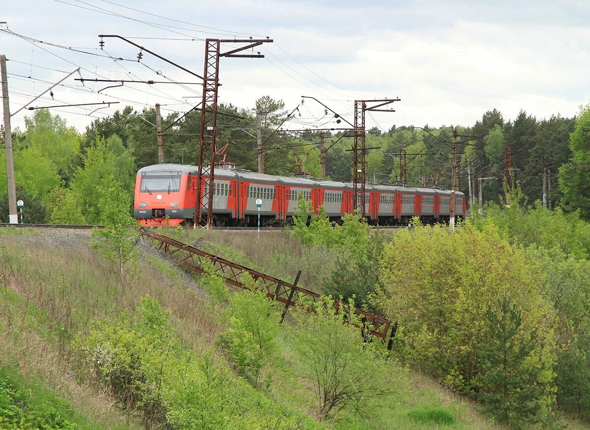 Электричка тарусская подольск. Эм2 030. Эм2и Серпухов. Железнодорожная станция «Тарусская». Электропоезд эм2 026.