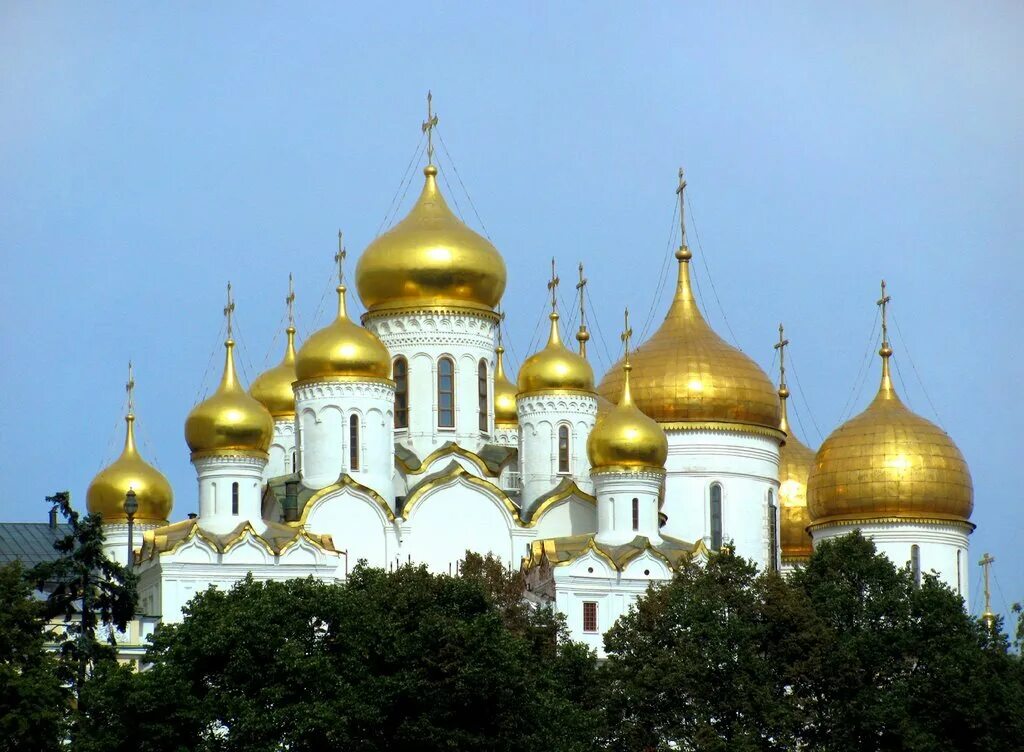 Православная Церковь с золотыми куполами. Церковь с 12 куполами Москва. Тринадцатиглавый храм в России. Православные храмы цвета Купалов. Православного сайты храмов