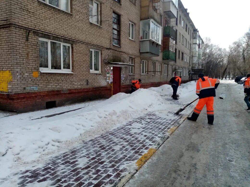 Погода в раменском сегодня по часам. Уборка снега. Уборка снега придомовой территории. Облагораживание придомовой территории зимой.