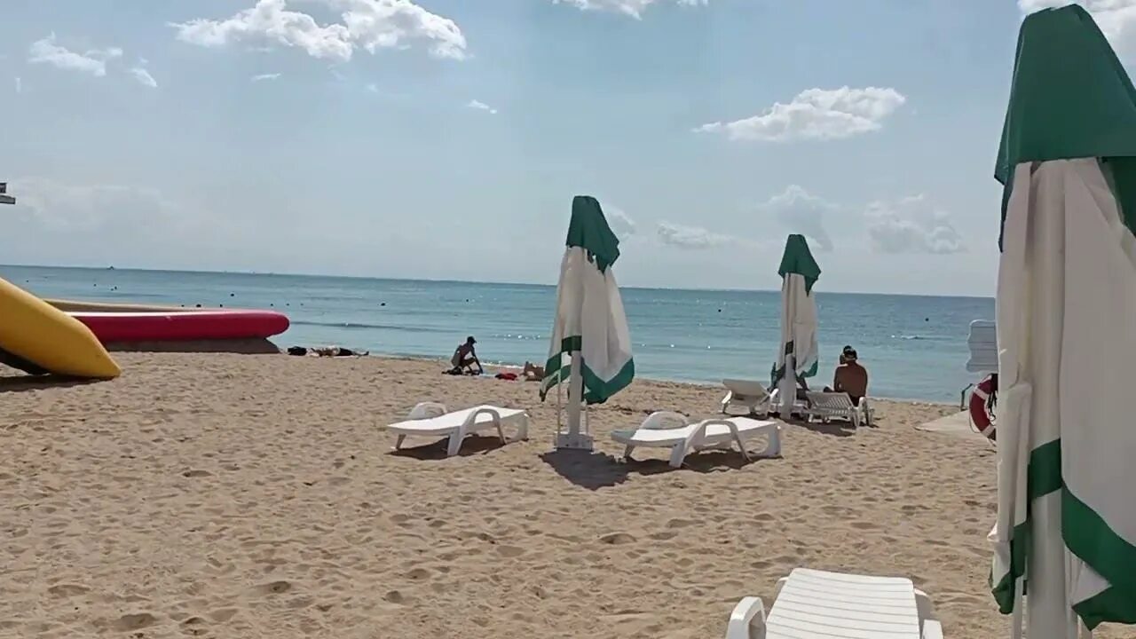 Курортный пляж видео. Курортный пляж видео. Санаторий тихий дон лазаревское. Мариуполь отдых на море. Пляж лазурный берег евпатория.