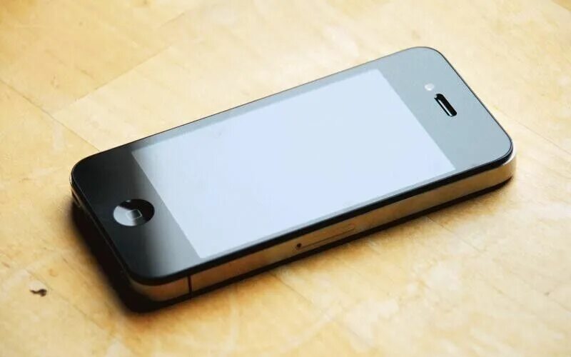 Подам айфон. Iphone 4s. Iphone 4. Айфон 4 черный. Айфон 4s черный.