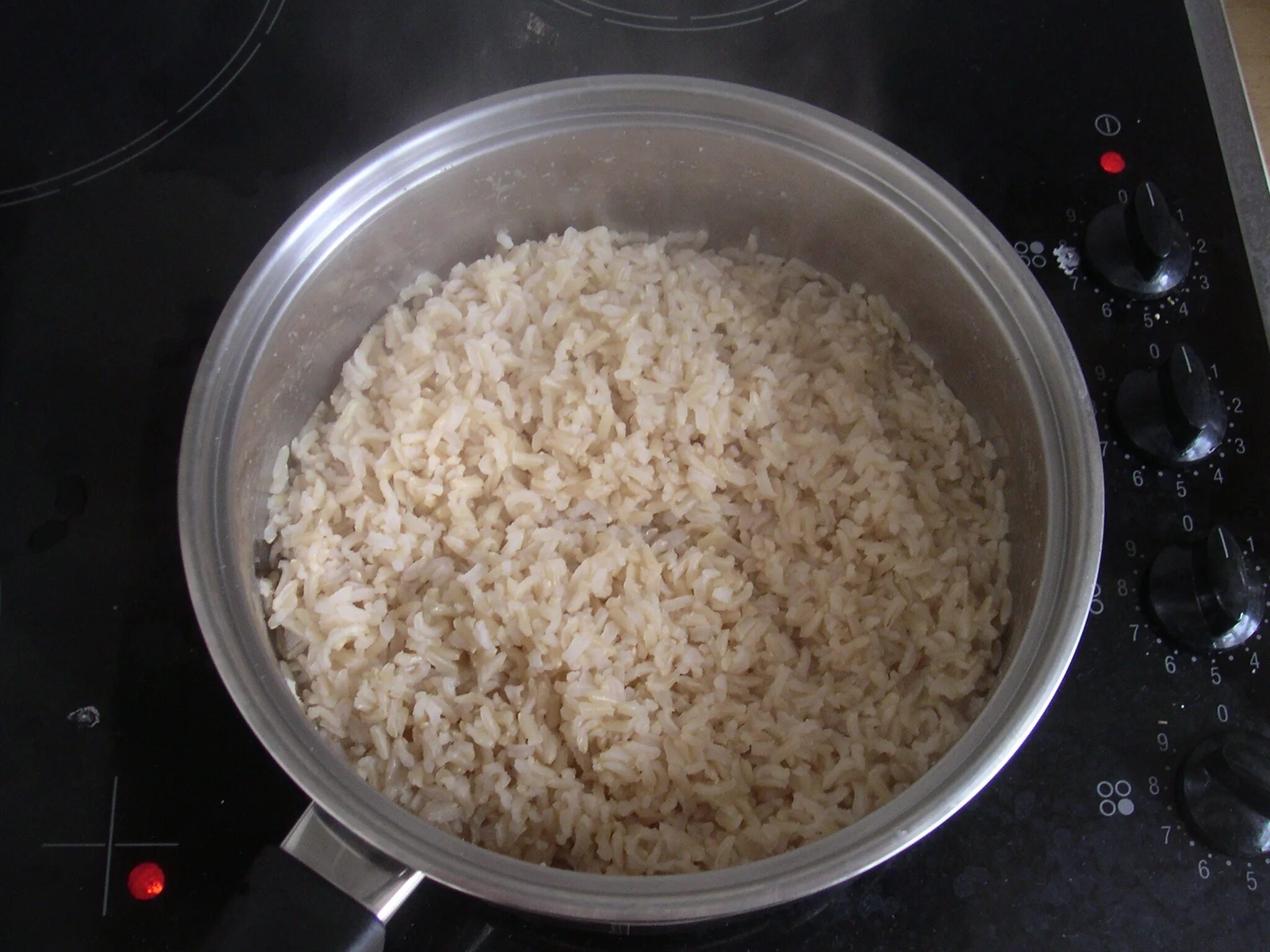 Нужно мыть пропаренный рис. Рис распаренный. Рис пропаренный. Пропаренный вареный. Рис пропаренный варка.