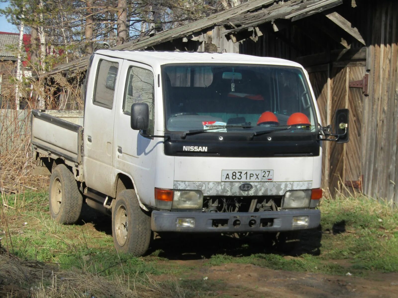 Купить грузовик атлас. Nissan Atlas 100. Nissan Atlas 250. Nissan Atlas двухкабинник. Nissan Atlas 4wd двухкабинник.