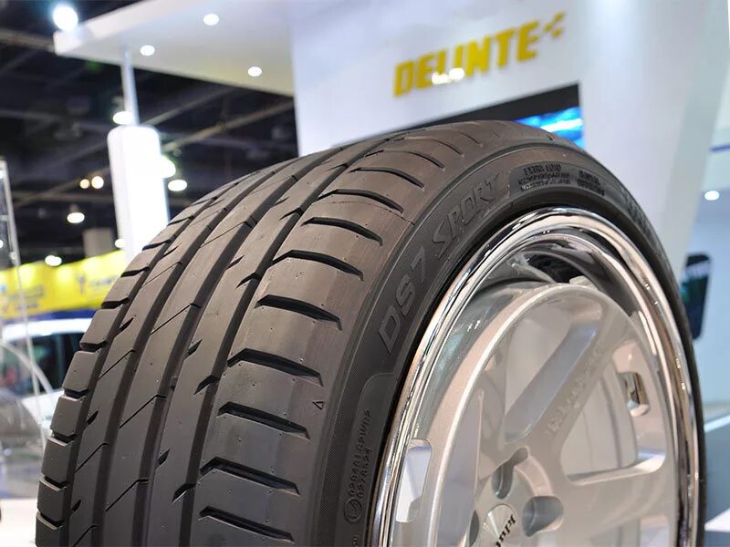 Купить резину delinte. Delinte dh2 245/40 r18. Летняя шина Delinte ds7 Sport 225/40 r18 92y. Delinte ds7 Sport 275/35. Шина Delinte ds2.