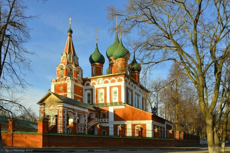церковь михаила архангела ярославль. собор архангела михаила ярославль. церковь михаила архангела ярославль. храм михаила архангела в ярославле фото. гарнизонный храм ярославль.