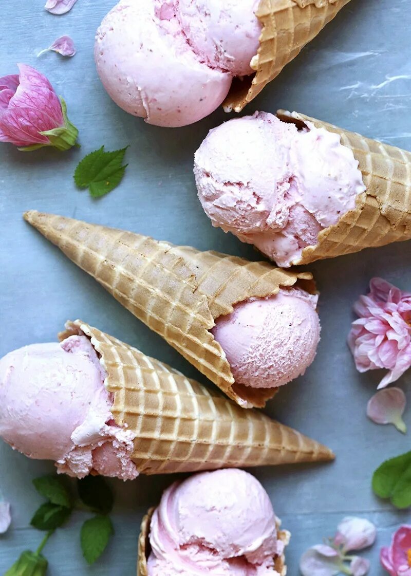 16 мороженых. Мороженое. Мороженое шарики в рожке. Вкуснейшее мороженое. Красивое мороженое.