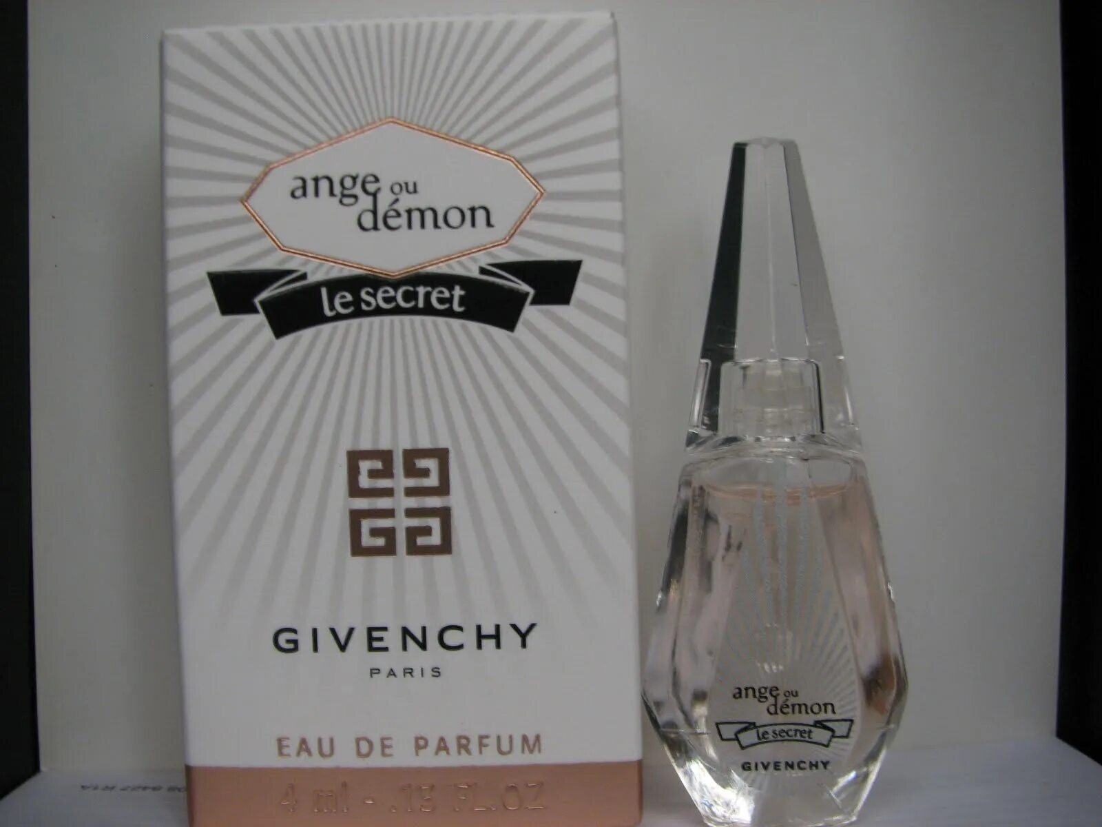 Givenchy ange ou Demon le Secret. Givenchy Angel ou Demon le Secret,EDP., 30ml. Вода летуаль живанши ангел и демон. Ангел и демон духи летуаль