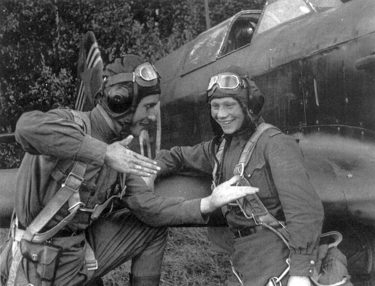 Лунный летчик ас во вторую мировую аудиокнига. Летчики 1941-1945. лётчики истребители великой отечественной войны 1941-1945. военный пилот вов. летчики вов 1941-1945 бой.