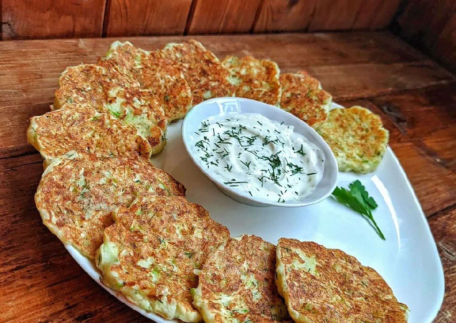 Панкейки с ветчиной и сыром. Оладьи из геркулеса. Овсяные оладьи с кабачками. Морковно кабачковые оладьи. Оладьи с цукини.