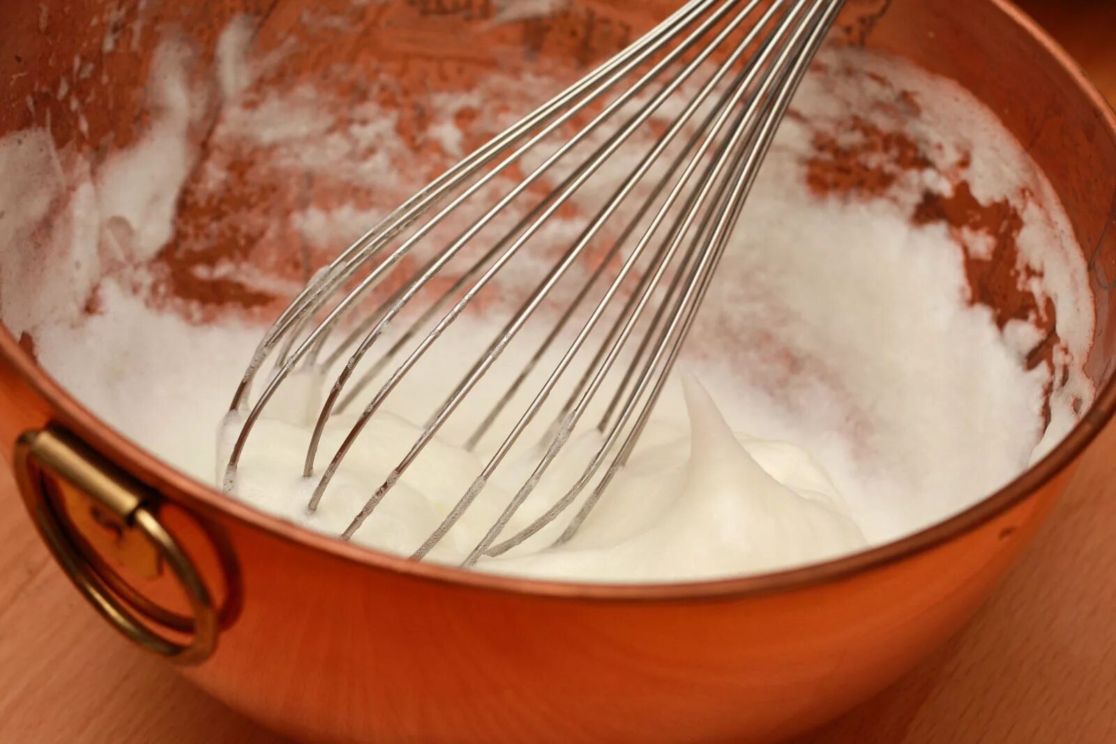 Add the egg. Вилкой взбивают. whisk eggs. взбить вилкой яйца с солью. dry ingredients.