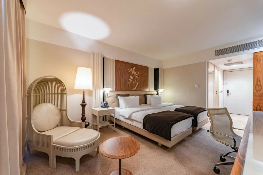 Crown by renaissance development. Отель crown hotel by renaissance development (ex. crowne plaza st.petersburg-ligovsky).