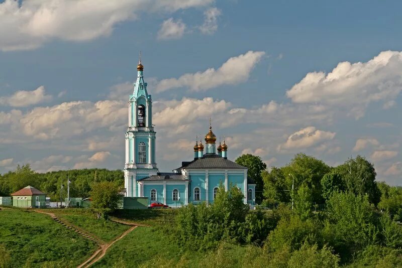 Церковь на холмах. Храм Рождества Богородицы в Крылатском. Церковь Рождества Пресвятой Богородицы Крылатское. Храм на холмах в Крылатском. Церковь на холмах Крылатском Церковь.