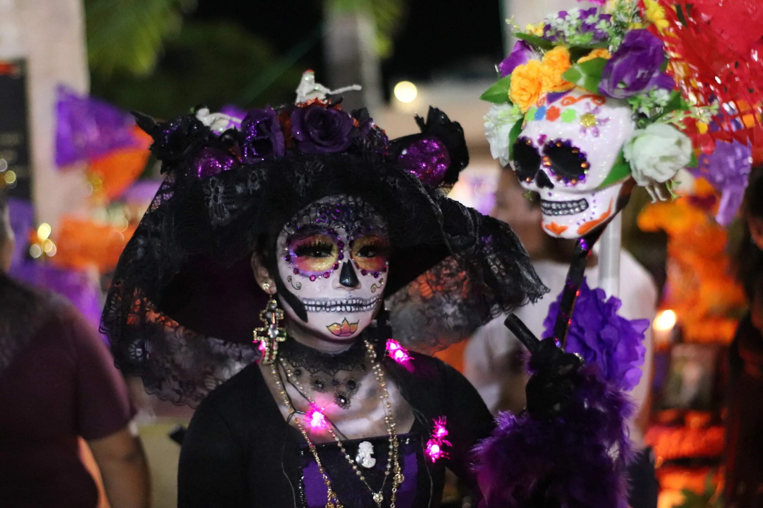 Актуальность дня мертвых. Катрина день мертвых Мексика. Санта Муэрте Мексика карнавал. Диа де Лос Муэртос — день мертвых в Мексике. День мертвых в Мексике 2021.