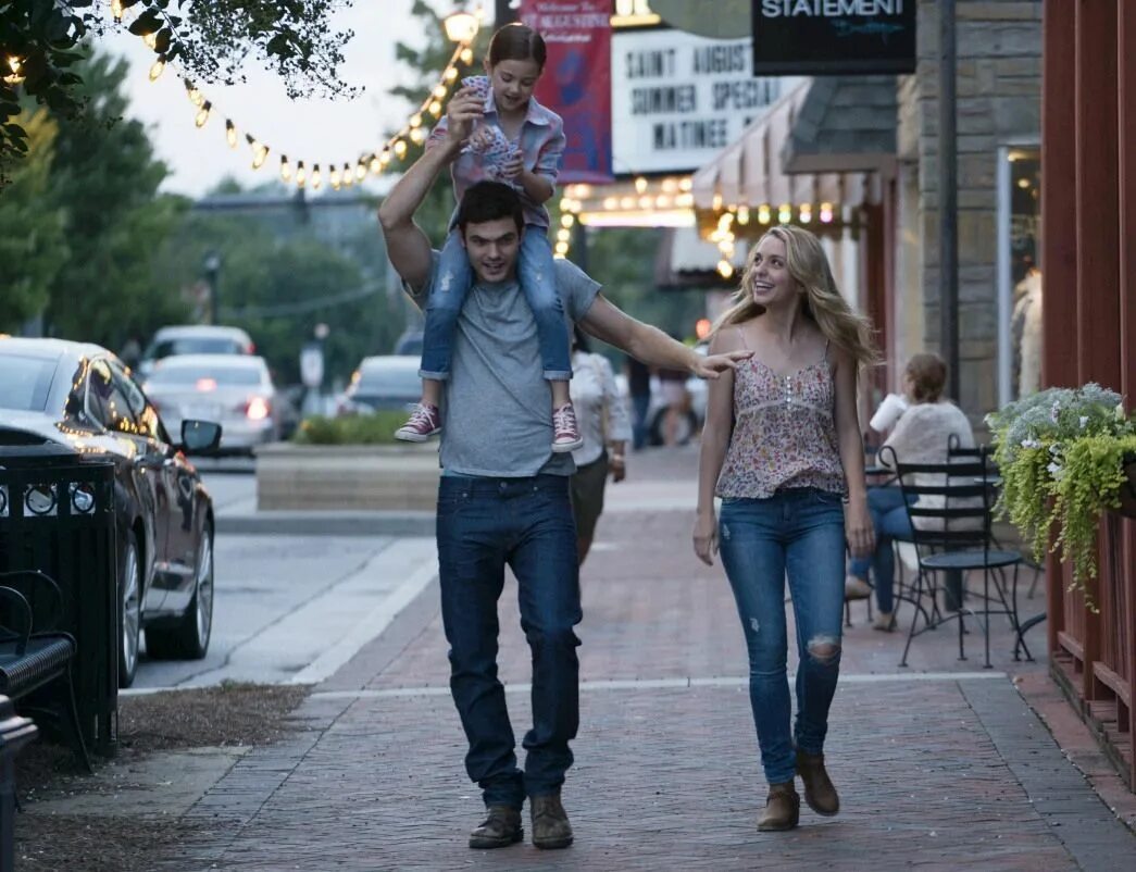 Навсегда навсегда поет девушка. Навсегда моя девушка фильм 2018. alex roe abby ryder fortson. навсегда моя девушка алекс роу. алекс роу и джессика рот.
