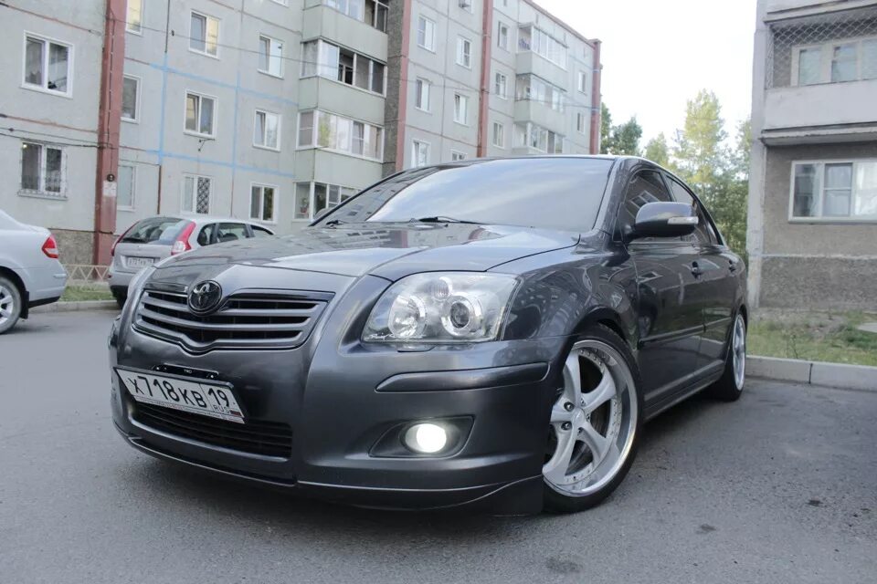 Тойота Авенсис т250. Toyota Avensis 2008. Toyota Avensis t250 2007. Тойота Авенсис 2008 на литье. Авенсис в крае купить