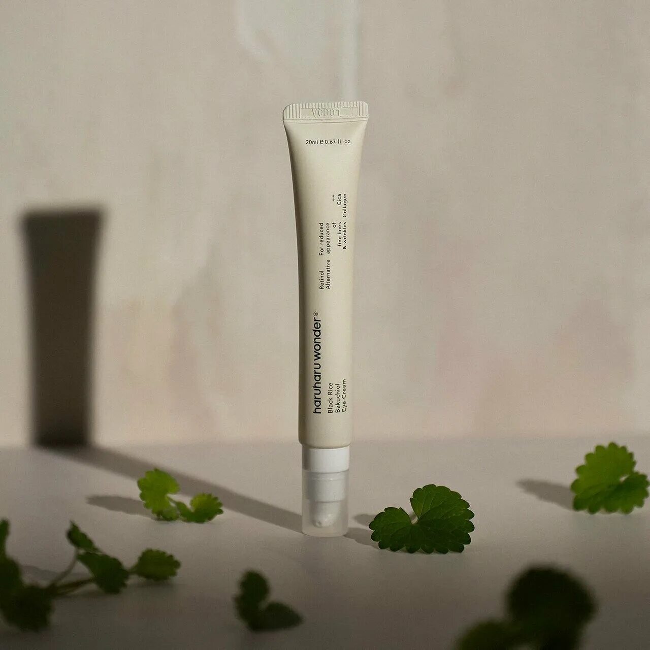Skin1004 крем для век с бакучиолом madagascar centella probio-cica bakuchiol eye cream пробник. Крем для век с бакучиолом. Tiam - крем для век с ретинолом vita a bakuchiol firming eye cream, 30 мл. Солнцезащитный крем с черным рисом haruharu wonder black rice moisture airyfit. Бакучиол в косметике.