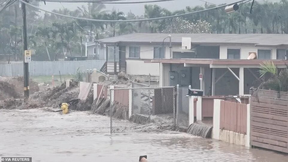 Гонолулу, Гавайи, наводнения. Гавайи затопило. Гавайи наводнение. Наводнение в Чили.