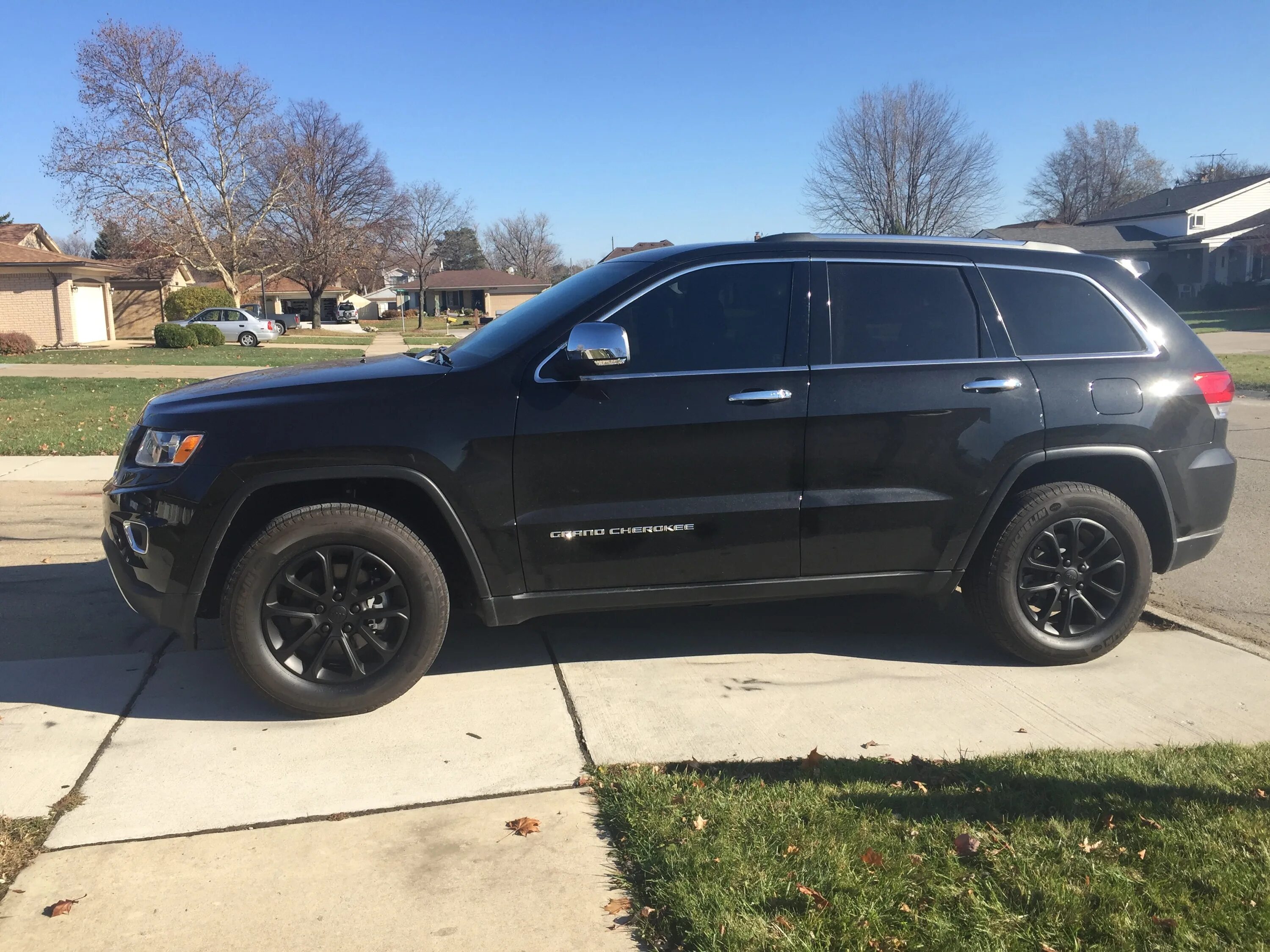 2. Диски cherokee. Jeep grand cherokee zj 20 колеса. Jeep grand cherokee wk1 r20. Диски jeep grand cherokee wk2.