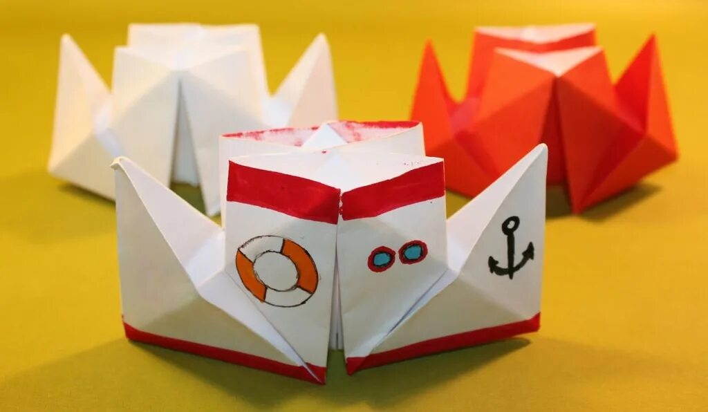 Что можно сделать из а 4. Оригами двухтрубный кораблик. Оригами двухтрубный пароход. Двухтрубный кораблик из бумаги. Оригами двухпалубный кораблик.