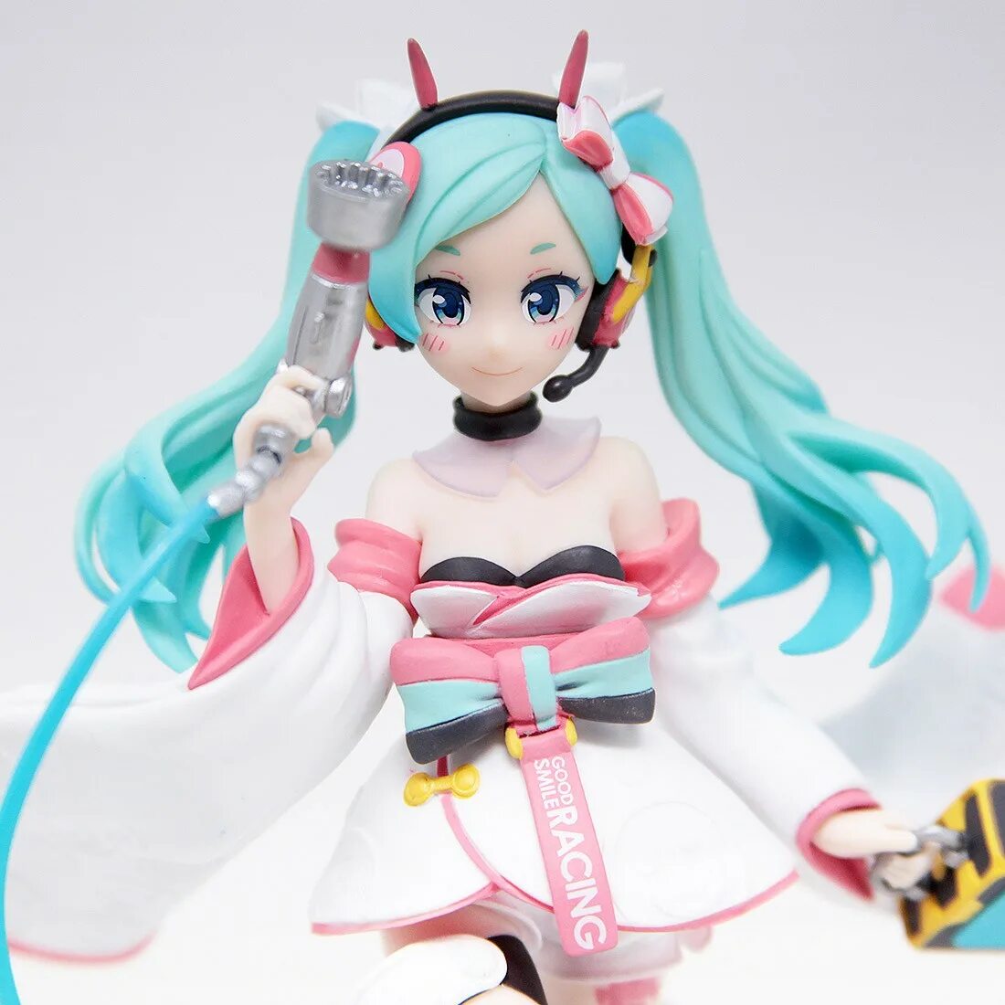 Клубы мику. Мику Banpresto. Racing Miku 2020. Фигурка Мику Мику мотокросс. Banpresto Miku Racing Club Miku.