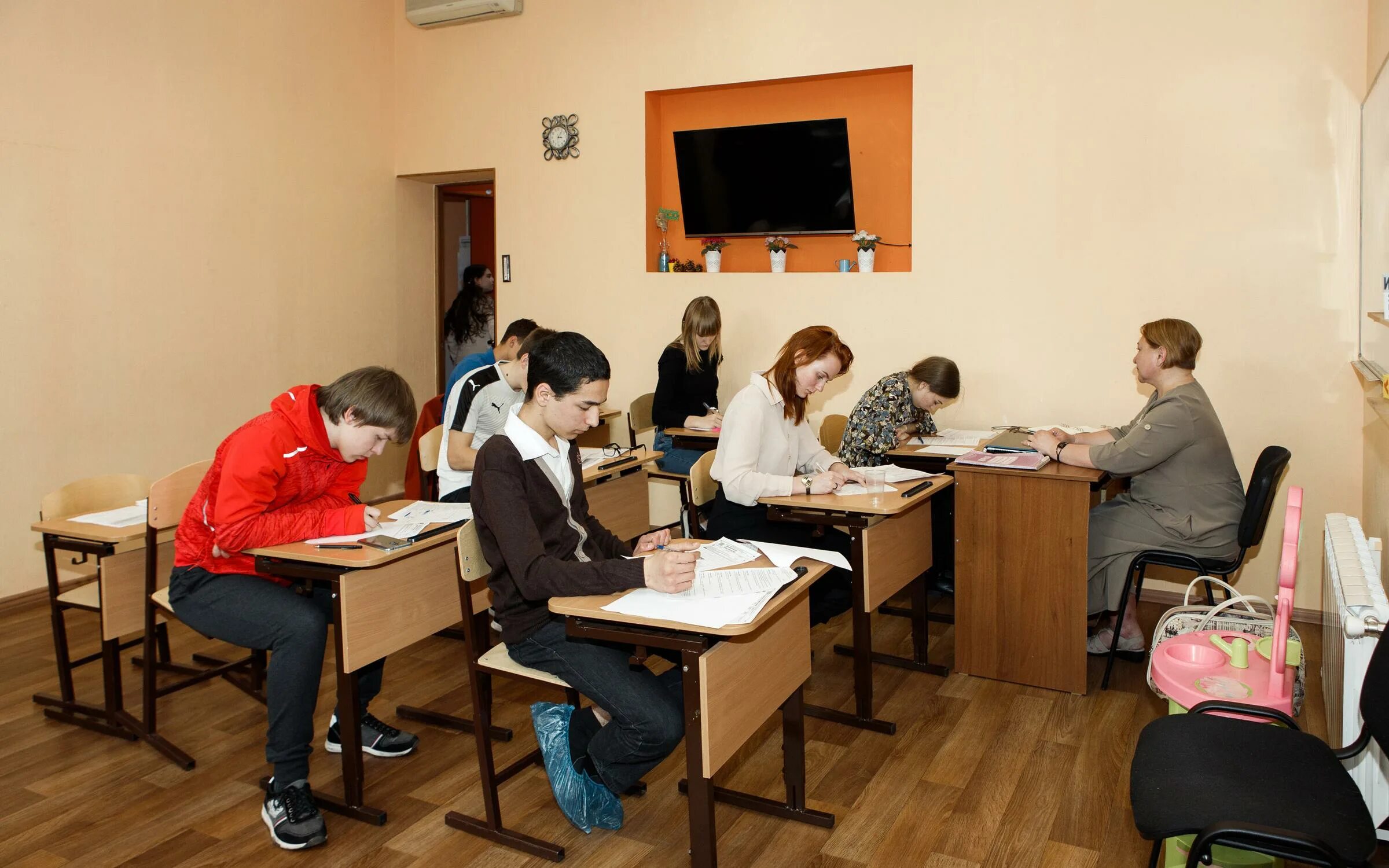 Советская,16б кострома. Литтл кембридж рыбинск. Хгу абитуриент. Репетиторские центры химии. Репетиторский центр кострома.