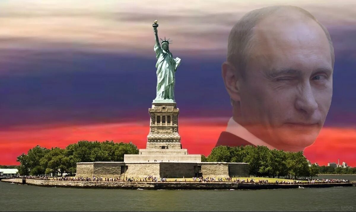 Как там сша. Статуя свободы сша. статуя свободы с флагом. российская статуя свободы. статуя свободы с русским флагом.