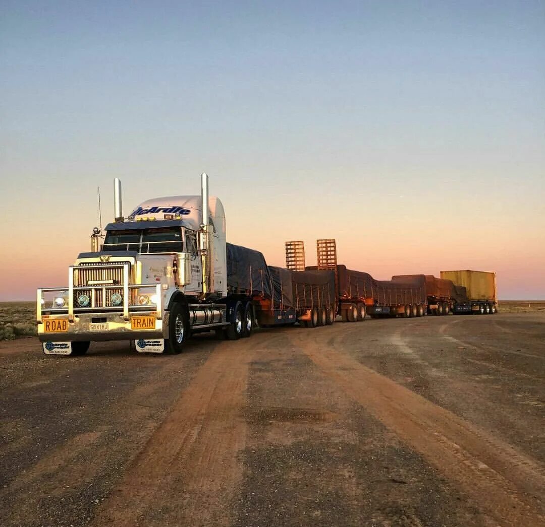 Большие автопоезда. Western Star автопоезд. Вестерн Стар автопоезд Австралия. Австралийские Грузовики. Тягачи в Австралии.