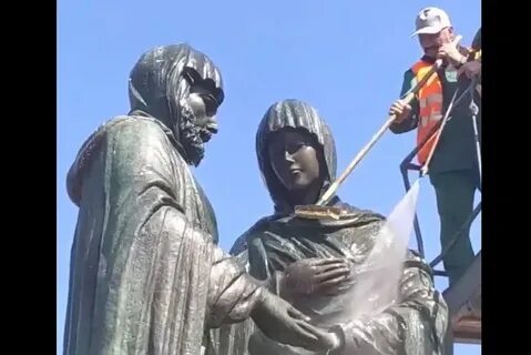 В каком городе памятник петру и февронии