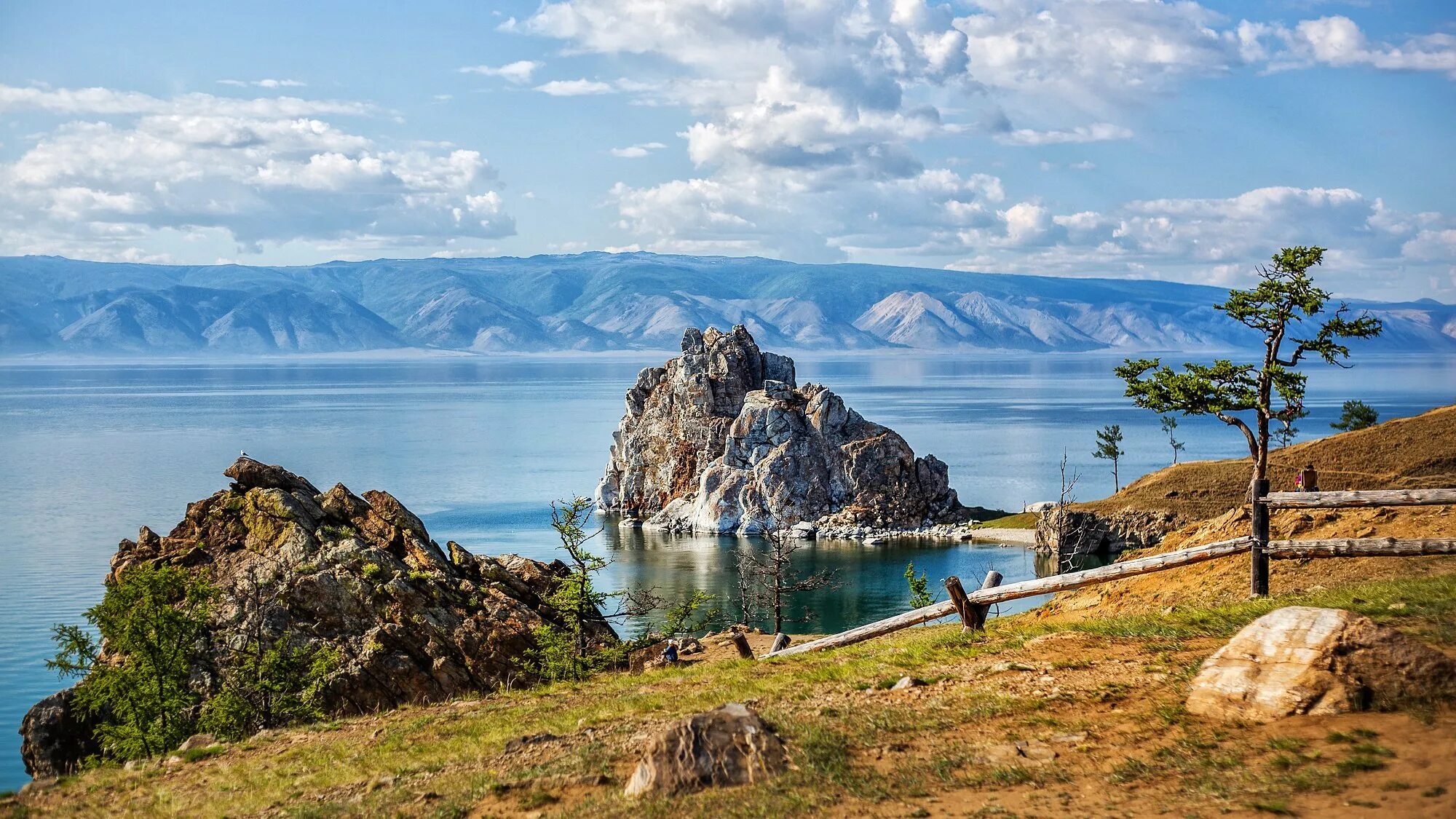 Байкал Ольхон лето. Иркутск озеро Байкал. Хужир Ольхон. Нац парк Прибайкальский Ольхон. Озеро байкал экскурсии