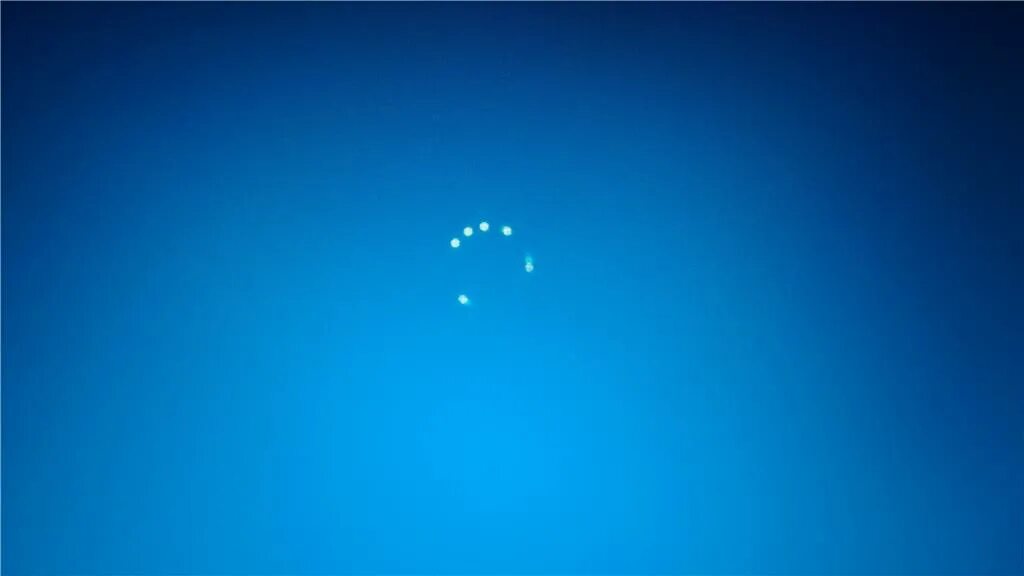 Restart my pc. The windows at the moment. Гифка завершение работы. Фотосессия у окна. The windows at the moment.