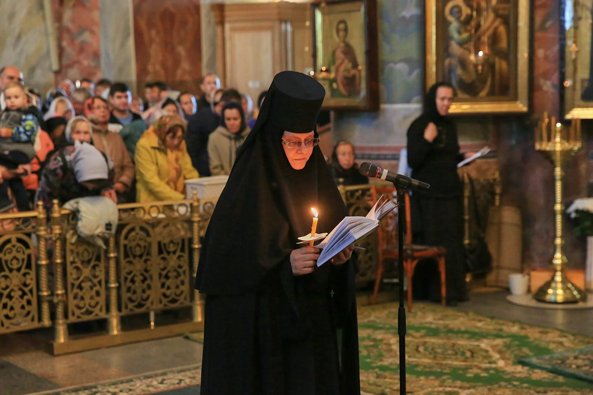 Вечерняя служба в монастыре. Епископ Варнава Нижегородский. Вечернее богослужение. Вечерняя литургия. Задонский монастырь службы.