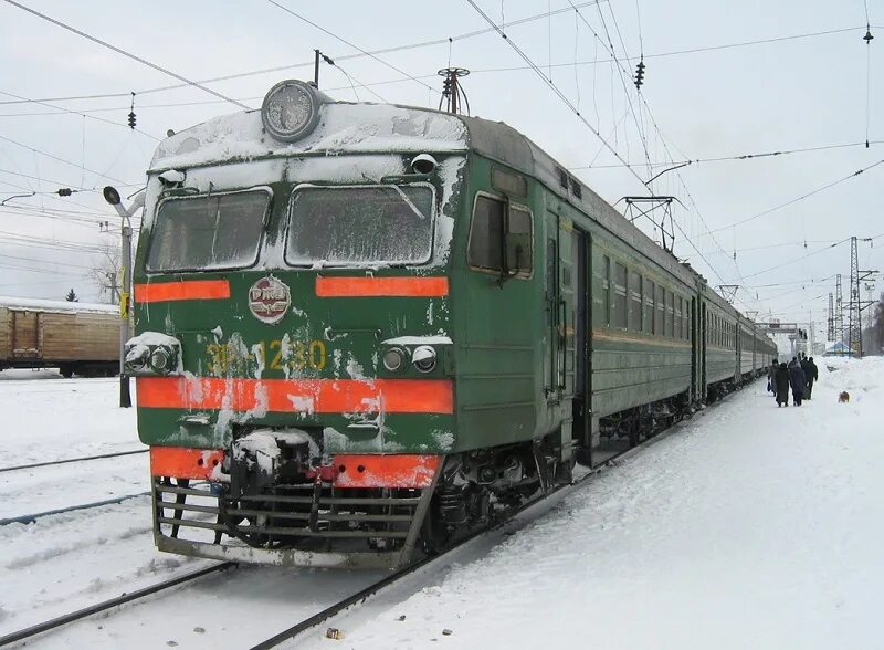 Пригородный поезд. Расписание электричек искитим новосибирск. Новосибирск заринск электричка. Электричка заринск. Электричка барнаул артышта 2.