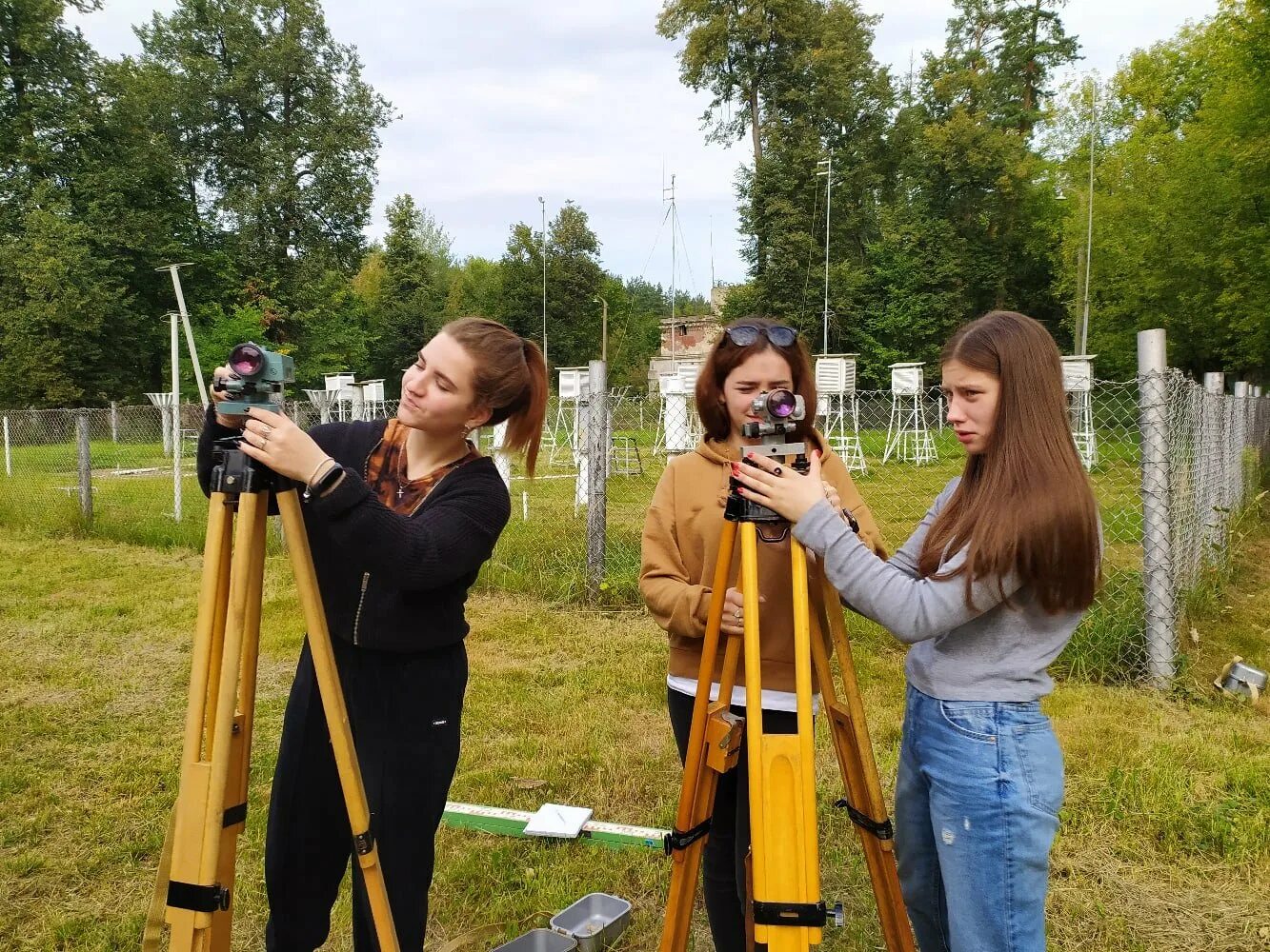 Прикладной геодезист. Геодезист колледж новосибирск. Профессия инженер геодезист. Геодезия после 9 класса. 21.