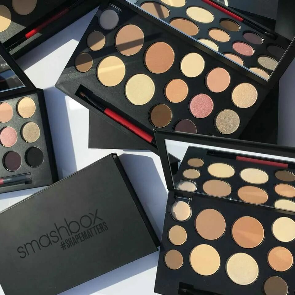 Smashbox contour. Smashbox контуринг палетка. smashbox палетка для скульптурирования. палетка your secret eyeshadow kit. smashbox палетка с консилерами.