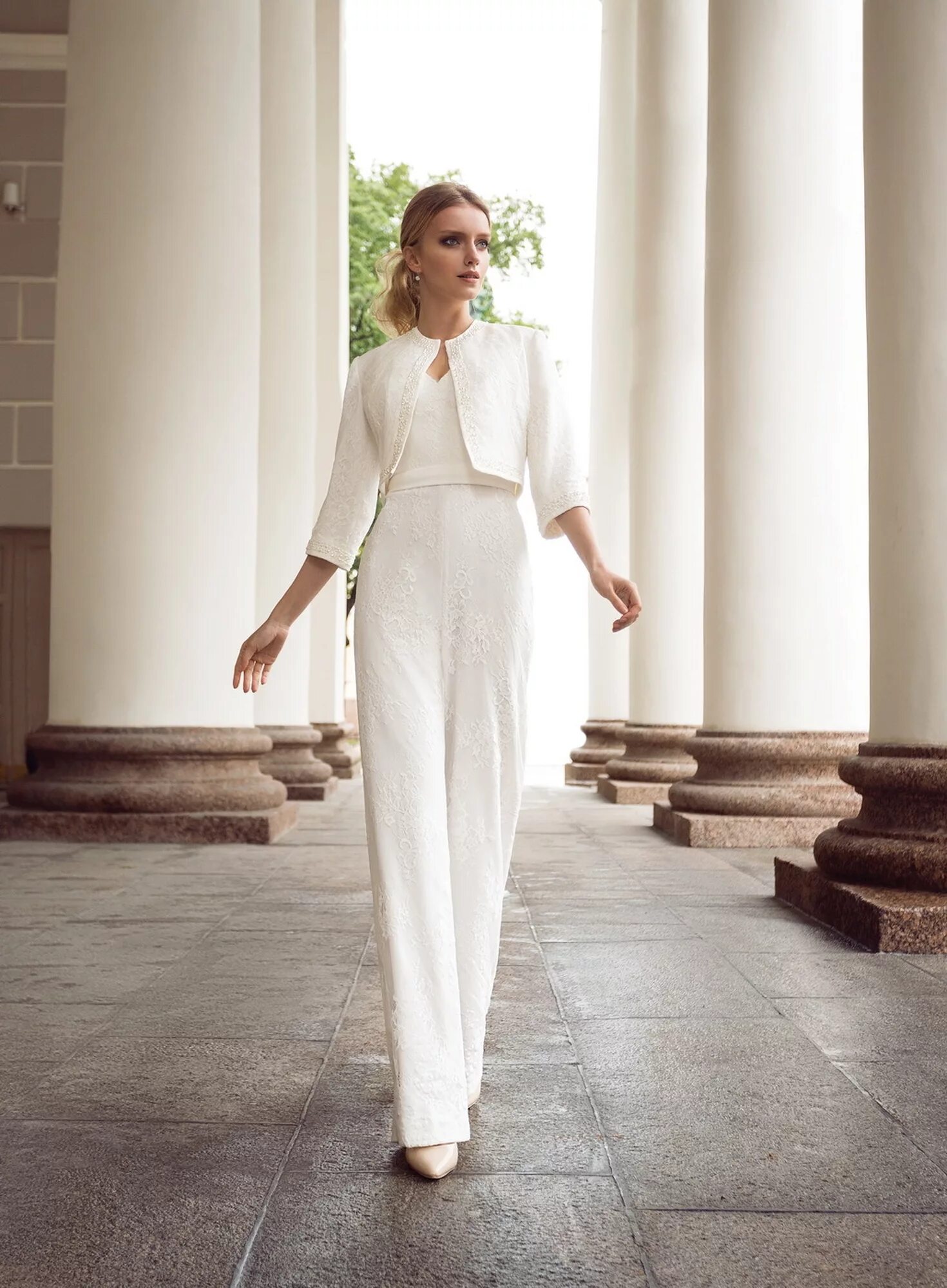 Белый элегантный. Элегантно мем. Шикарное элегантное платье. Белый элегантный мем. Синий это свежесть белый элегантность.