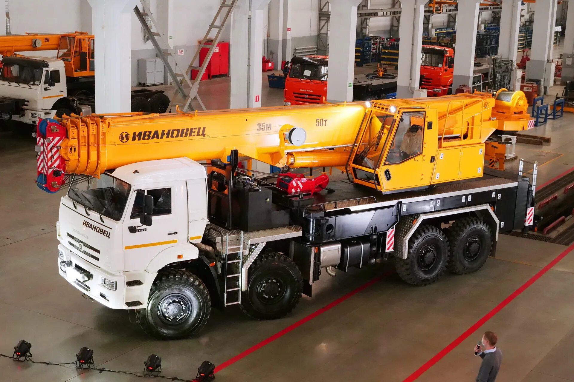 Ивановский машиностроительный завод автокран. Завод имз автокран иваново. Ивановский завод автокранов. Ивановский машиностроительный завод «автокран» лого. Завод автокранов ивановец.