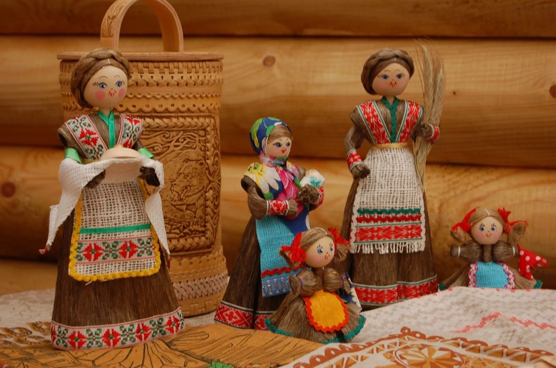 поделки народных промыслов. поделки ремесла. сувениров и изделий народных и художественных промыслов. изделия народных промыслов. народные промыслы.