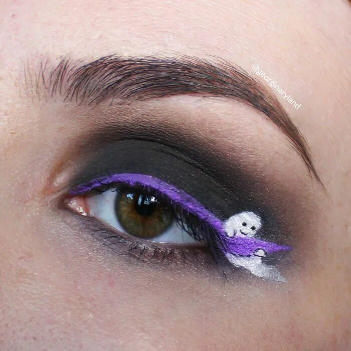 Нарисованные глаза на веках фото Israeli Artist Draws Amazing Make-Up Art On Her Own Eyelids Eye makeup, Makeup,