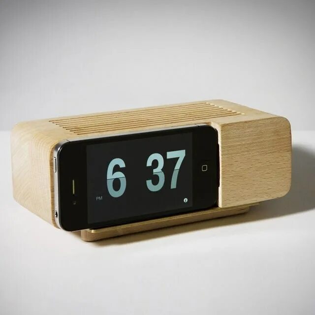 Где будильник. Радиобудильник с док станцией. Оригинальный будильник айфон. Самые маленькие электронные часы в мире. Часы будильник айфон.
