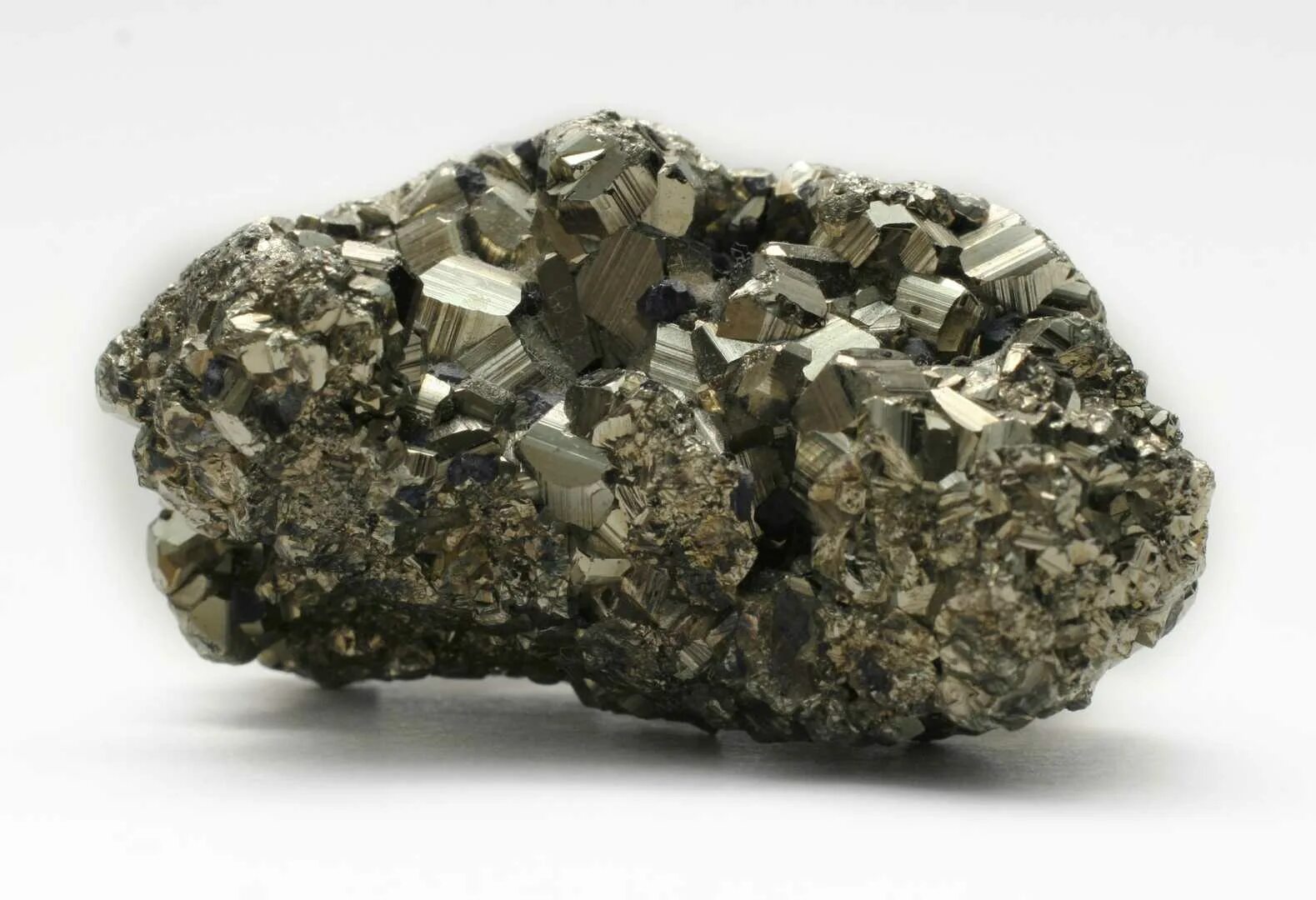 Доступное железо. Iron Pyrite. Железо. Железо металл. Чистое железо.