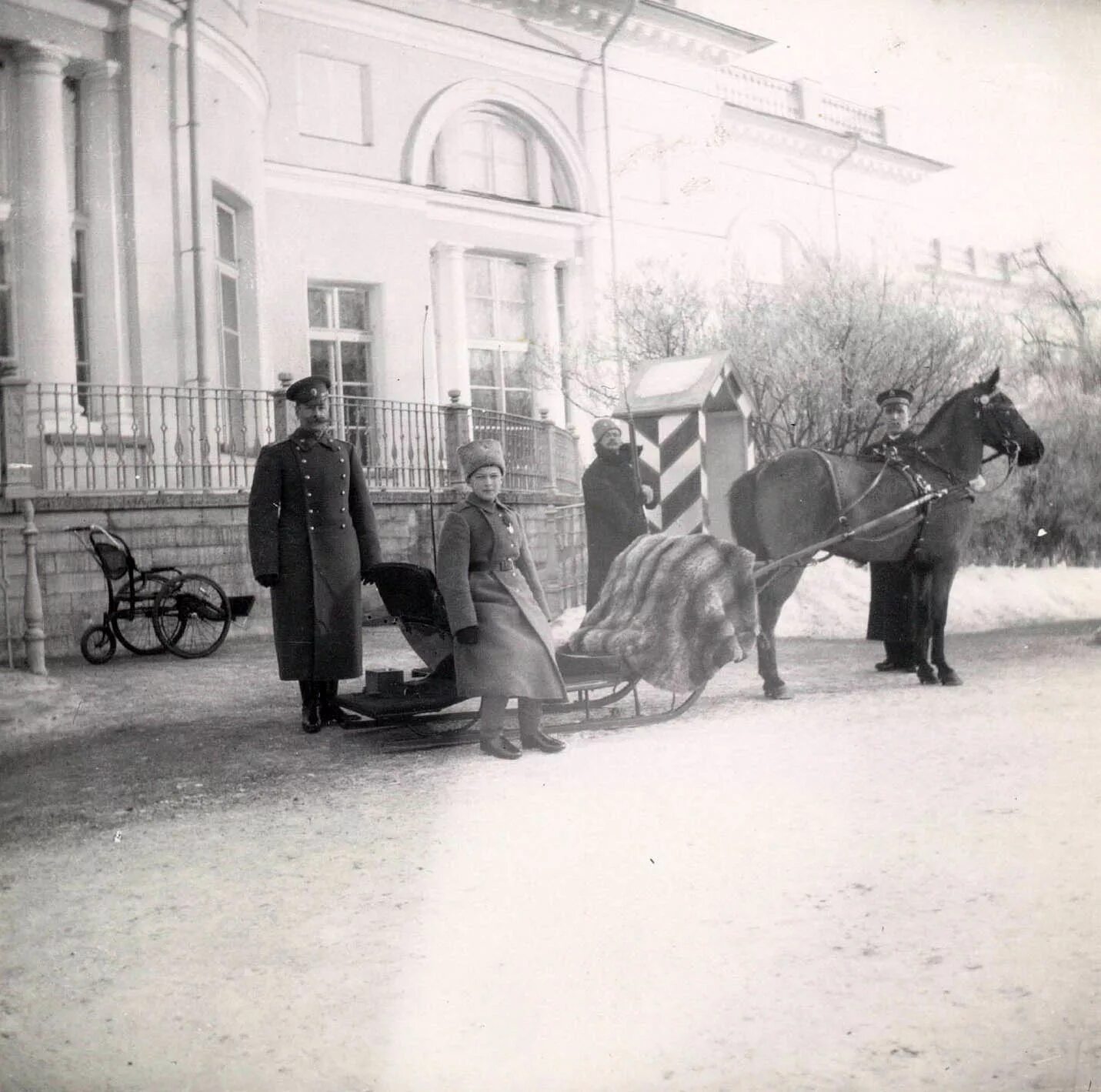 александровская каторжная тюрьма. в александровский годы. иркутская губерния 19 век ссыльные поляки. в александровский годы. александровский чугунно литейный завод.