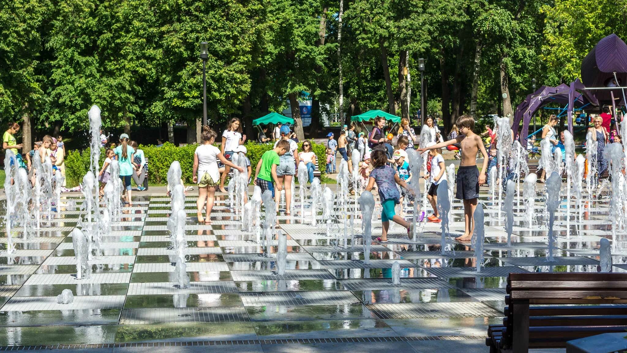 Парк отдыха казань. Парк Горького Казань. Центральный парк имени Горького Казань. Парк Горького 2022. Казань парк ЦПКИО имени Горького.