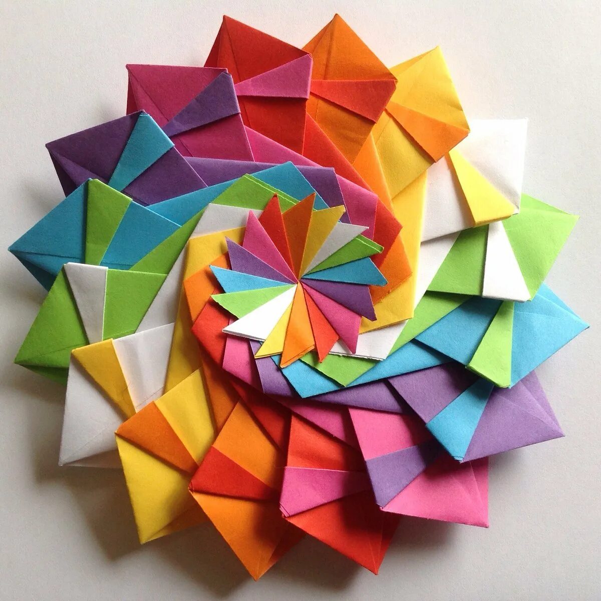 Оригами. Изделия из цветной бумаги. Оригинальное оригами. Поделки из цветной бумаги.