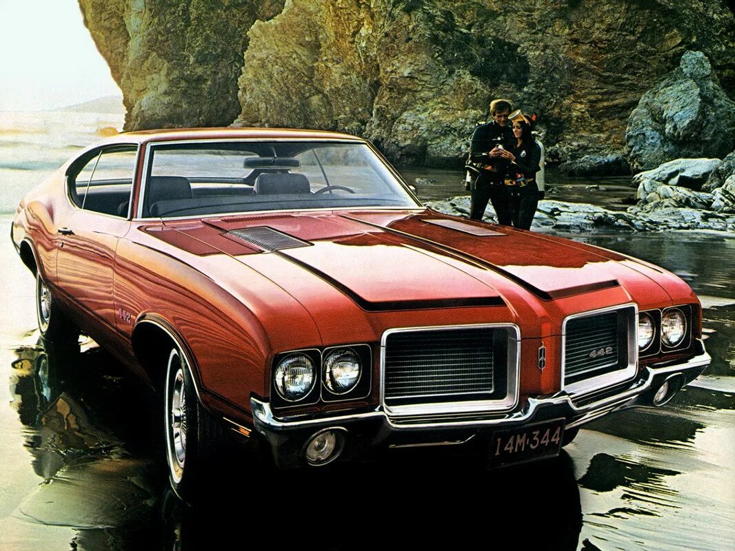 Олдсмобиль 1972. Олдсмобиль купе 70х. Oldsmobile 442 1972. Oldsmobile Cutlass 442 1972. Американские машины 70