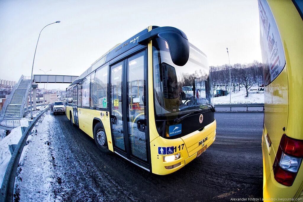 Транспорт автобусы владивосток. Владивостокский автобус. Man автобус Владивосток. Новые автобусы во Владивостоке. Автобусы Владивосток 2010 год.